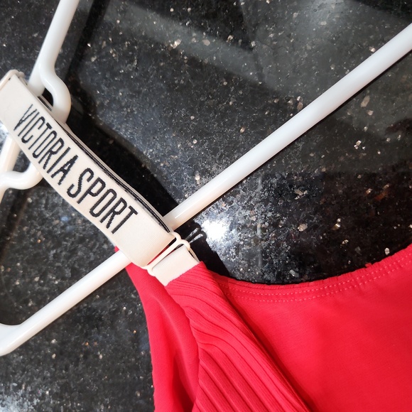 Victoria secret Bright Red body suite xs never worn - Picture 3 of 4